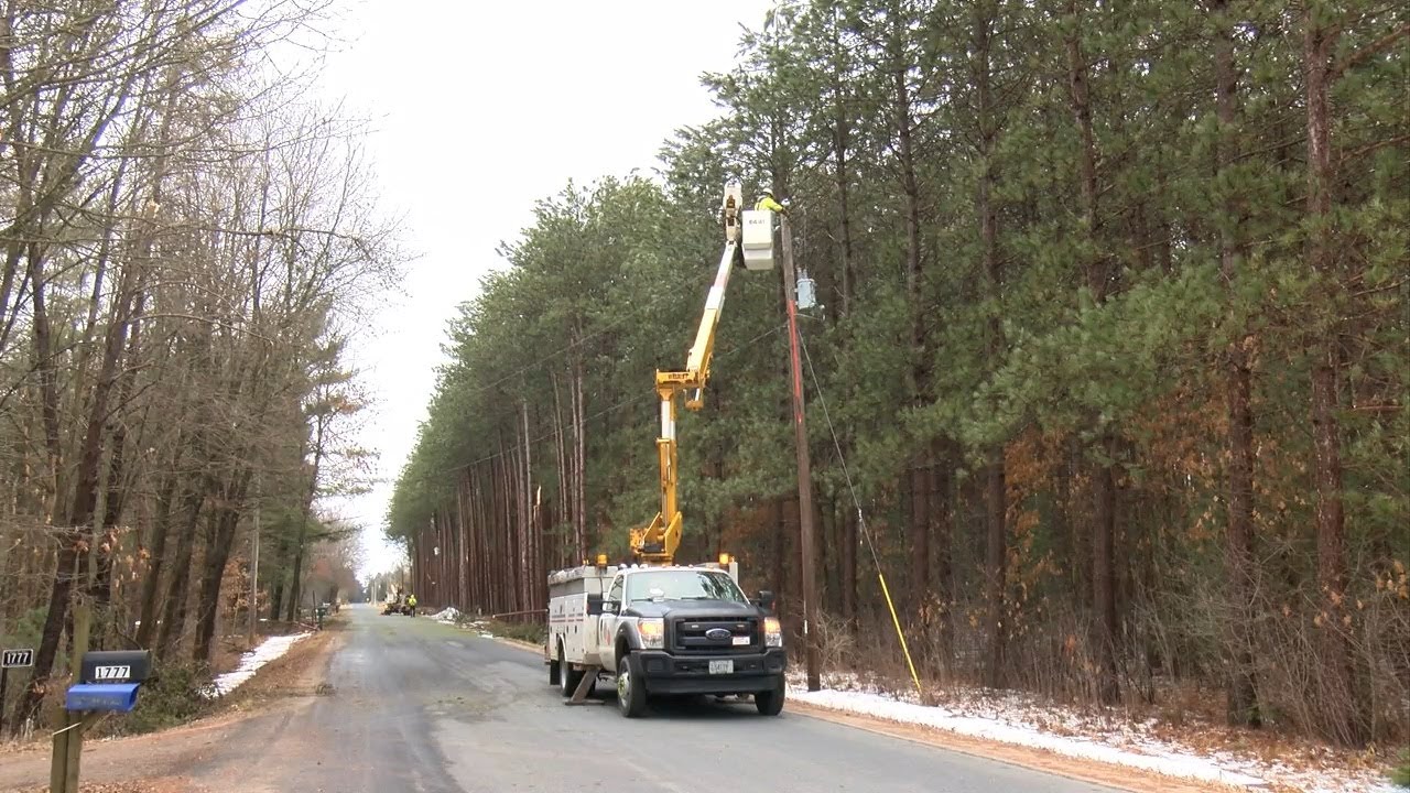 Stevens Point power outage Today: Thousands without power as WPS crews investigate equipment failure